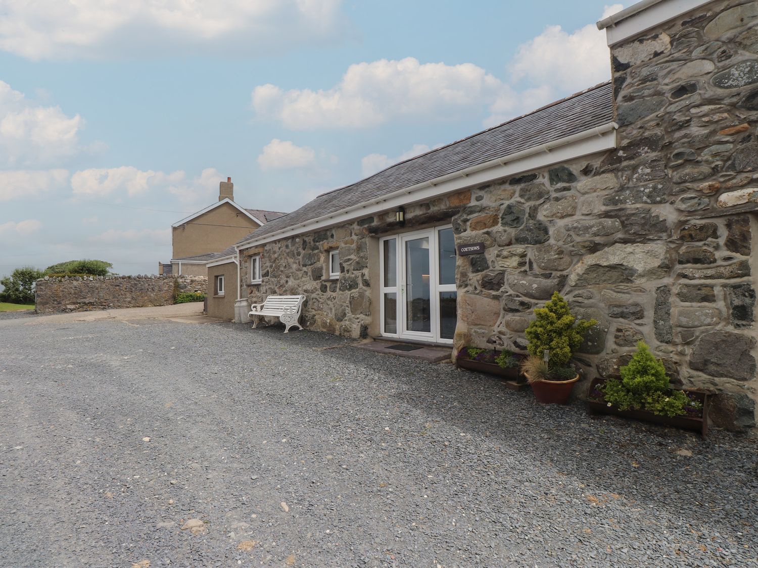 Coetsiws, North Wales