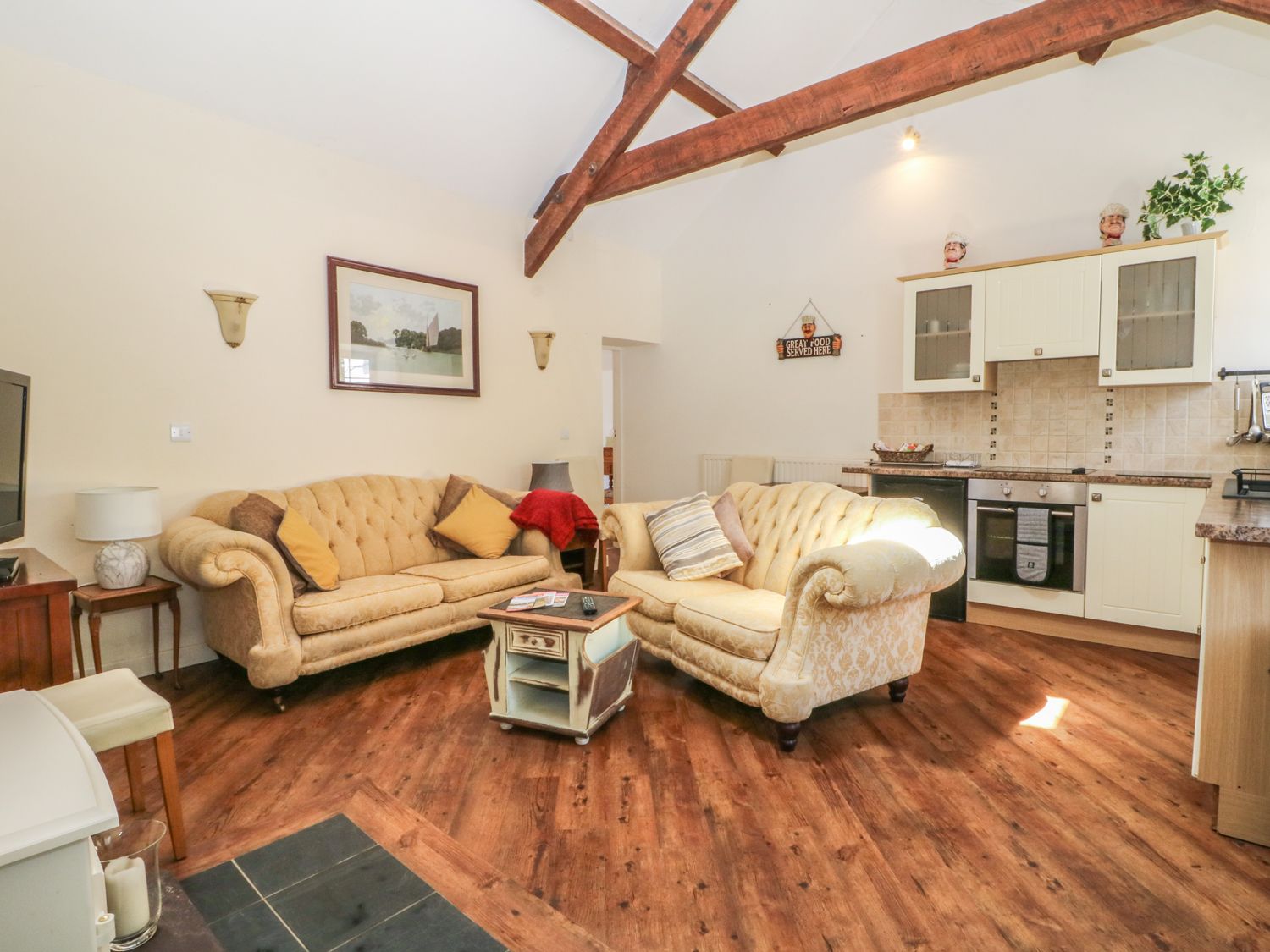 The Farm Cottage @ The Stables, Groeslon