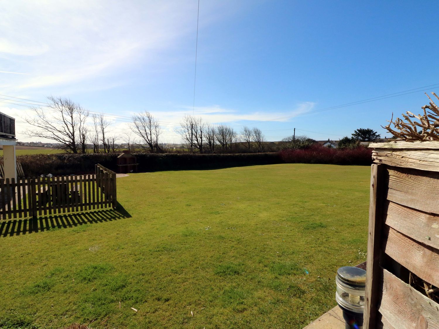 Sky Serene, Bude