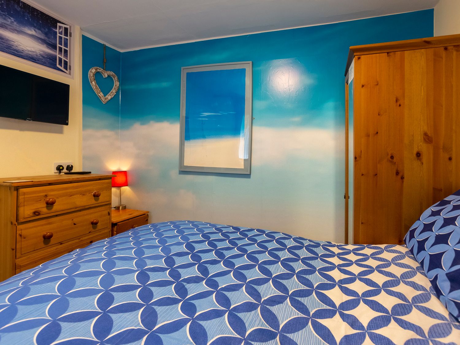 Sky Serene, Bude
