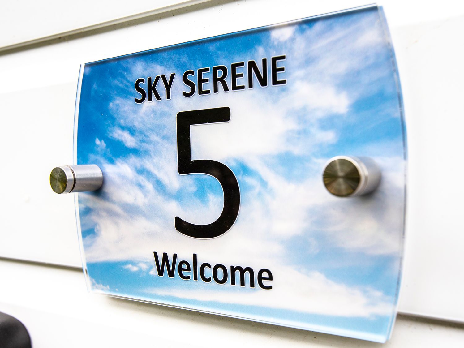 Sky Serene, Bude