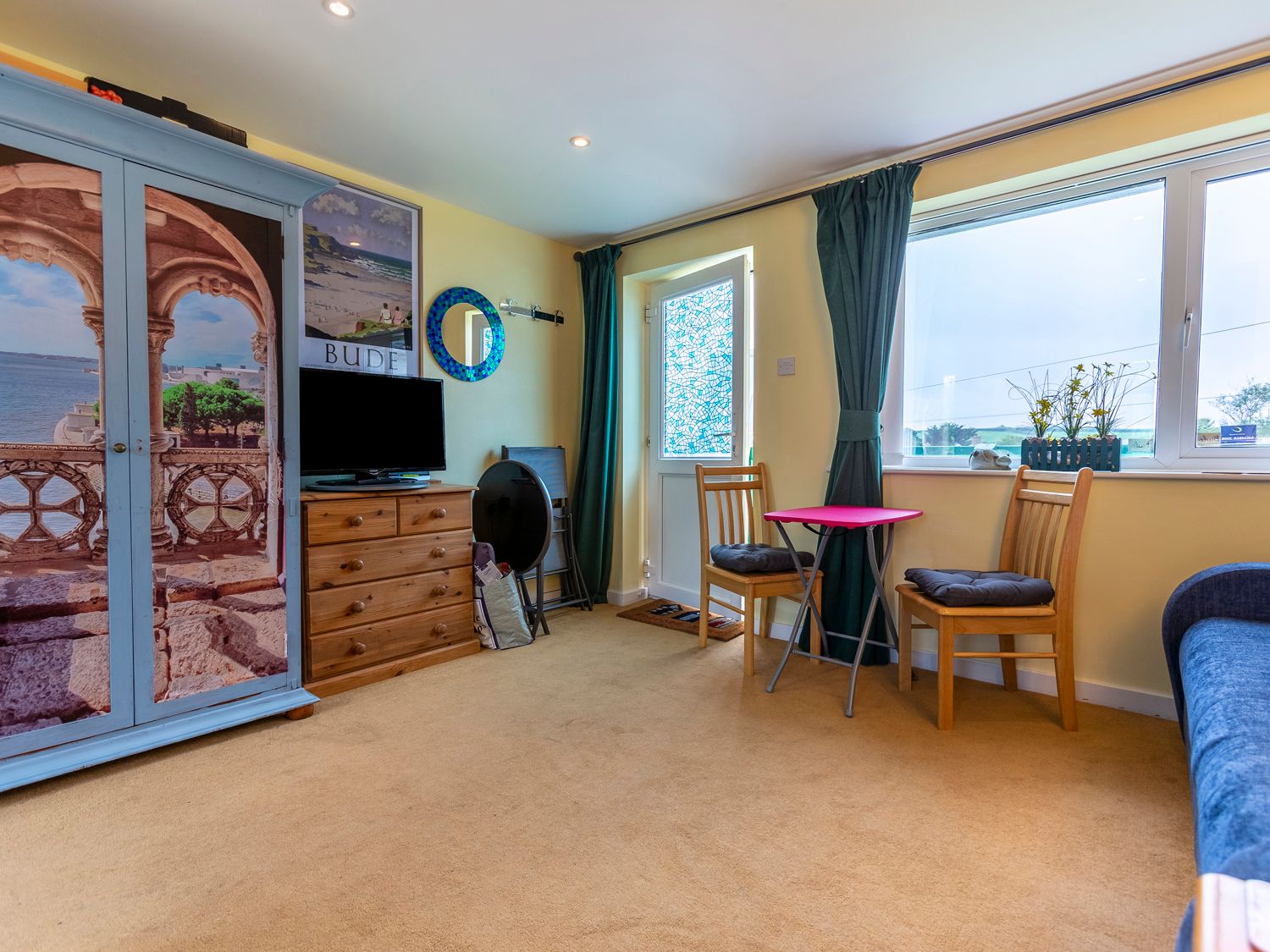 Sky Pocket, Bude