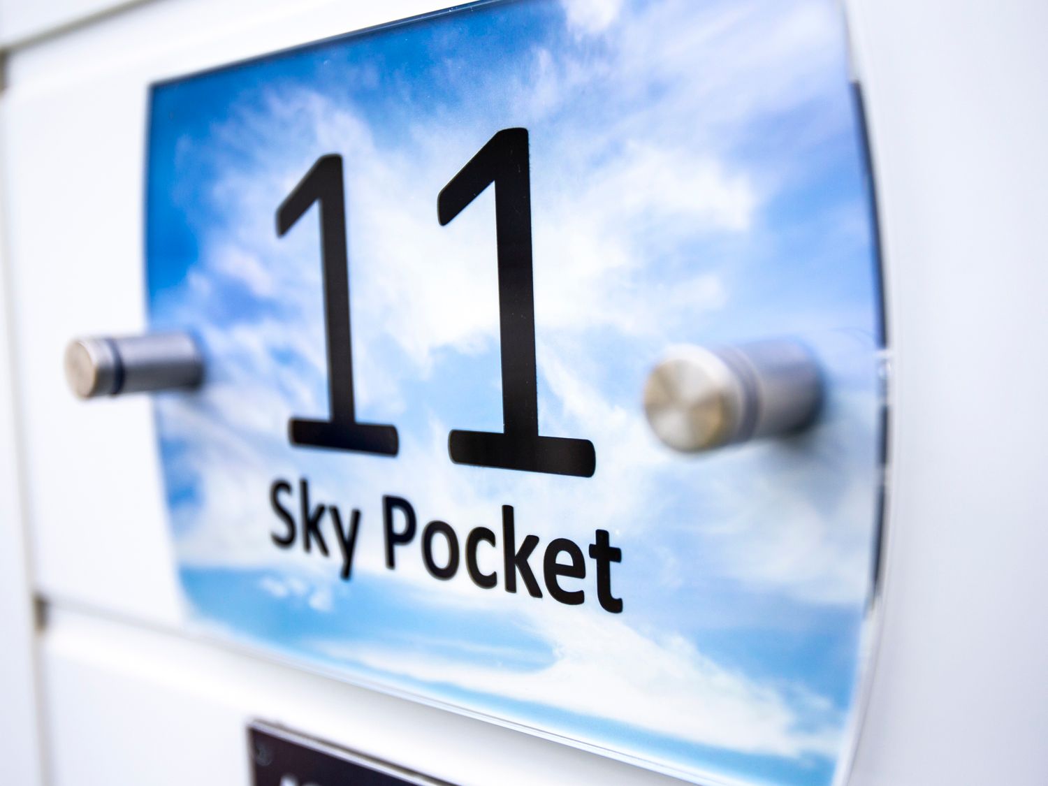 Sky Pocket, Bude