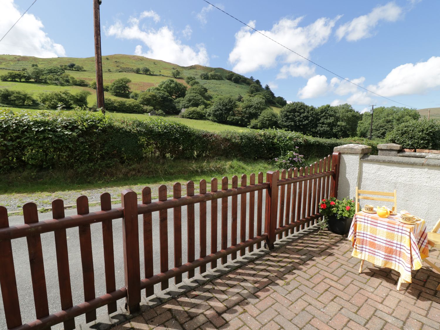 Y Bwthyn, North Wales
