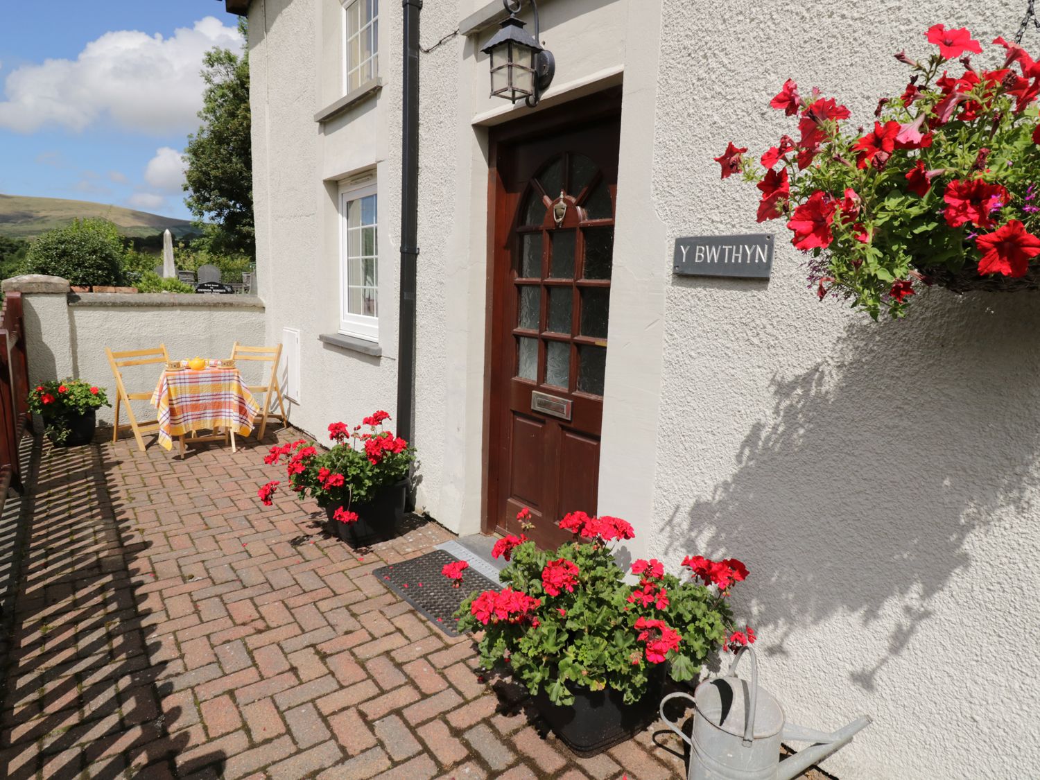Y Bwthyn, North Wales