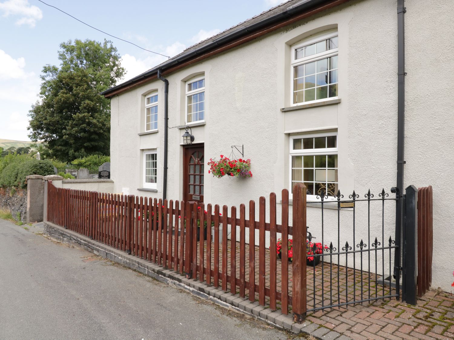 Y Bwthyn, North Wales