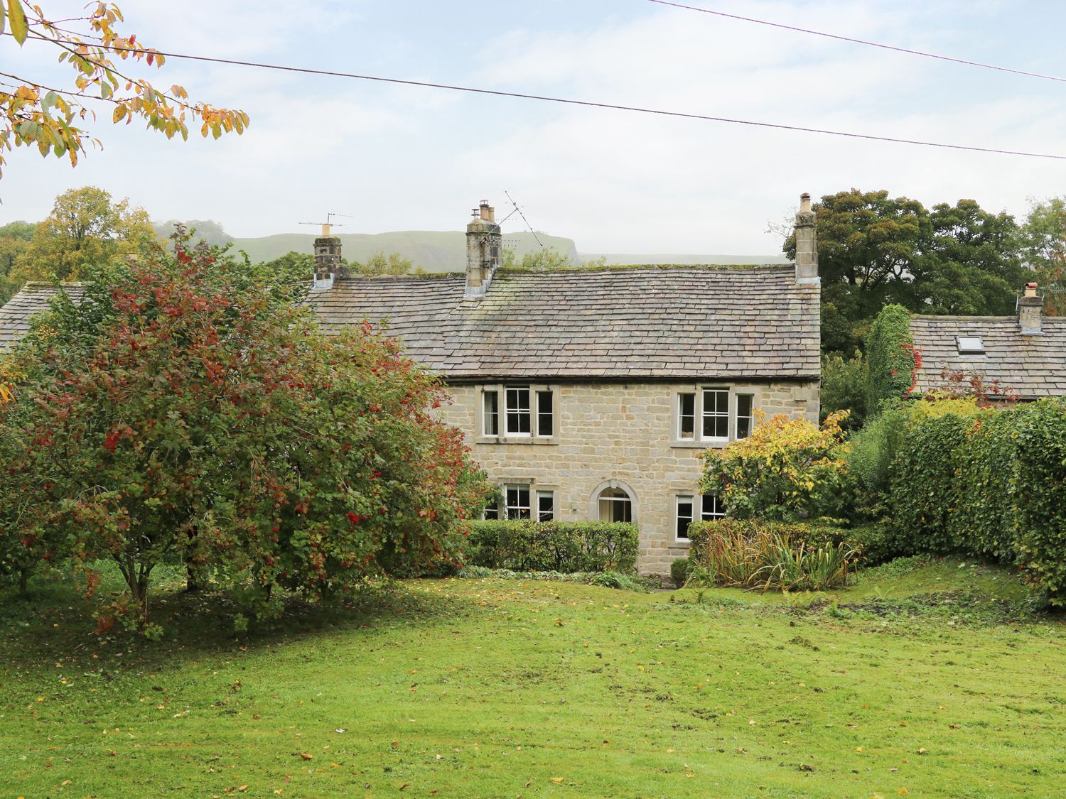 Shiers Farmhouse Cracoe ( Ref 982540 ) Holiday Accommodation in Cracoe near Grassington North Yorkshire sleeps 6 guests
