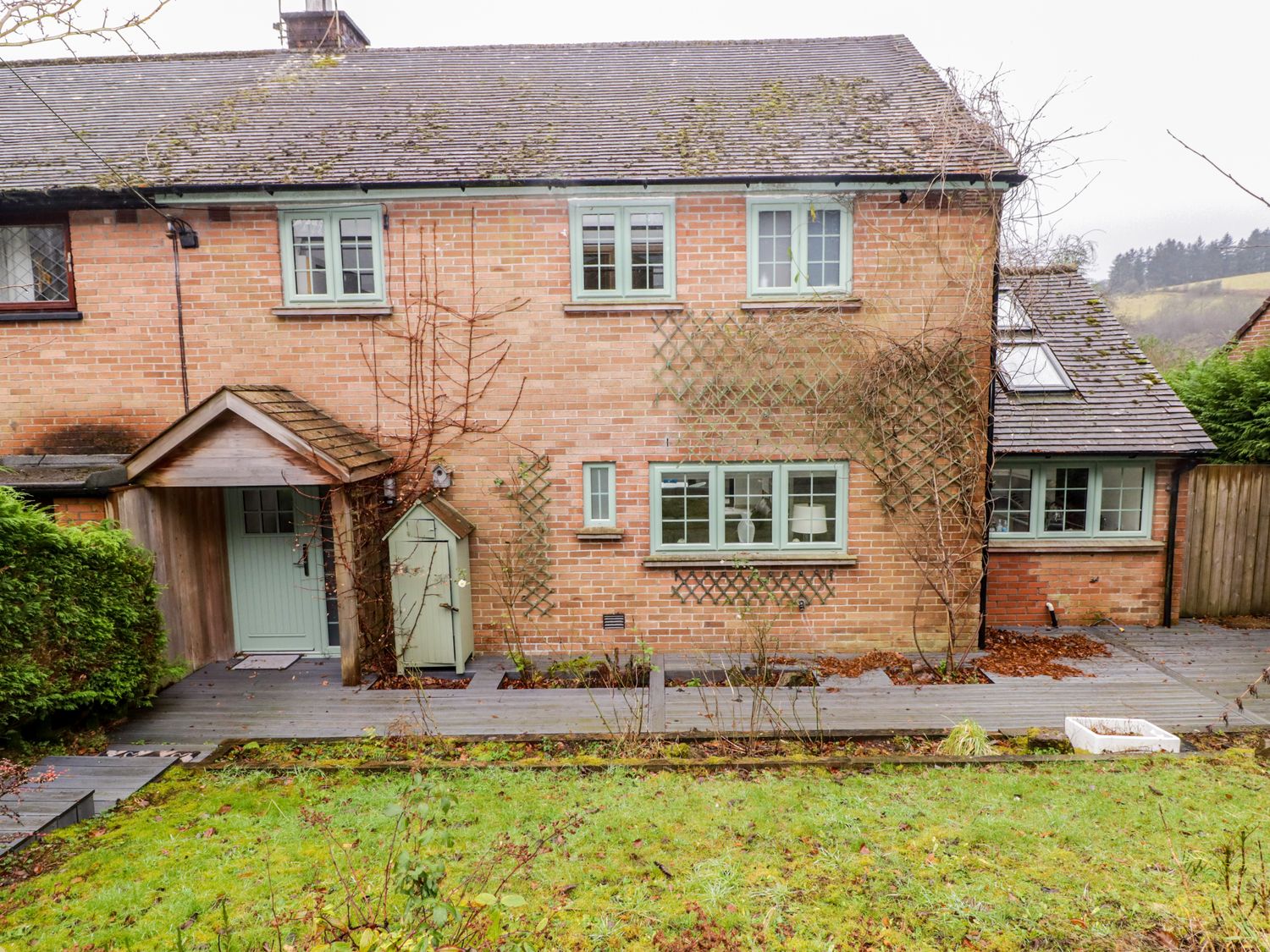 Hiraeth near Cefn-Coed-Y-Cymmer, South Wales. Hot tub. Allows pets. Partial ground-floor living. TV.