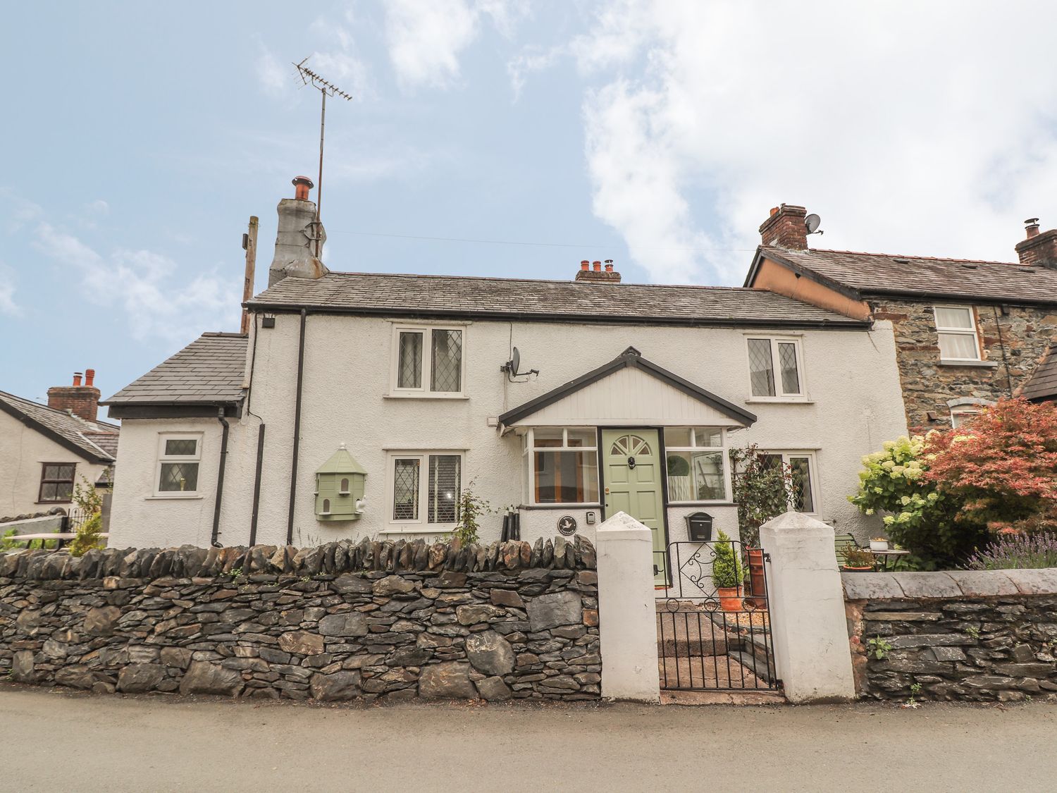 Dove Cottage Llanfair Talhaiarn Abergele Self Catering Holiday
