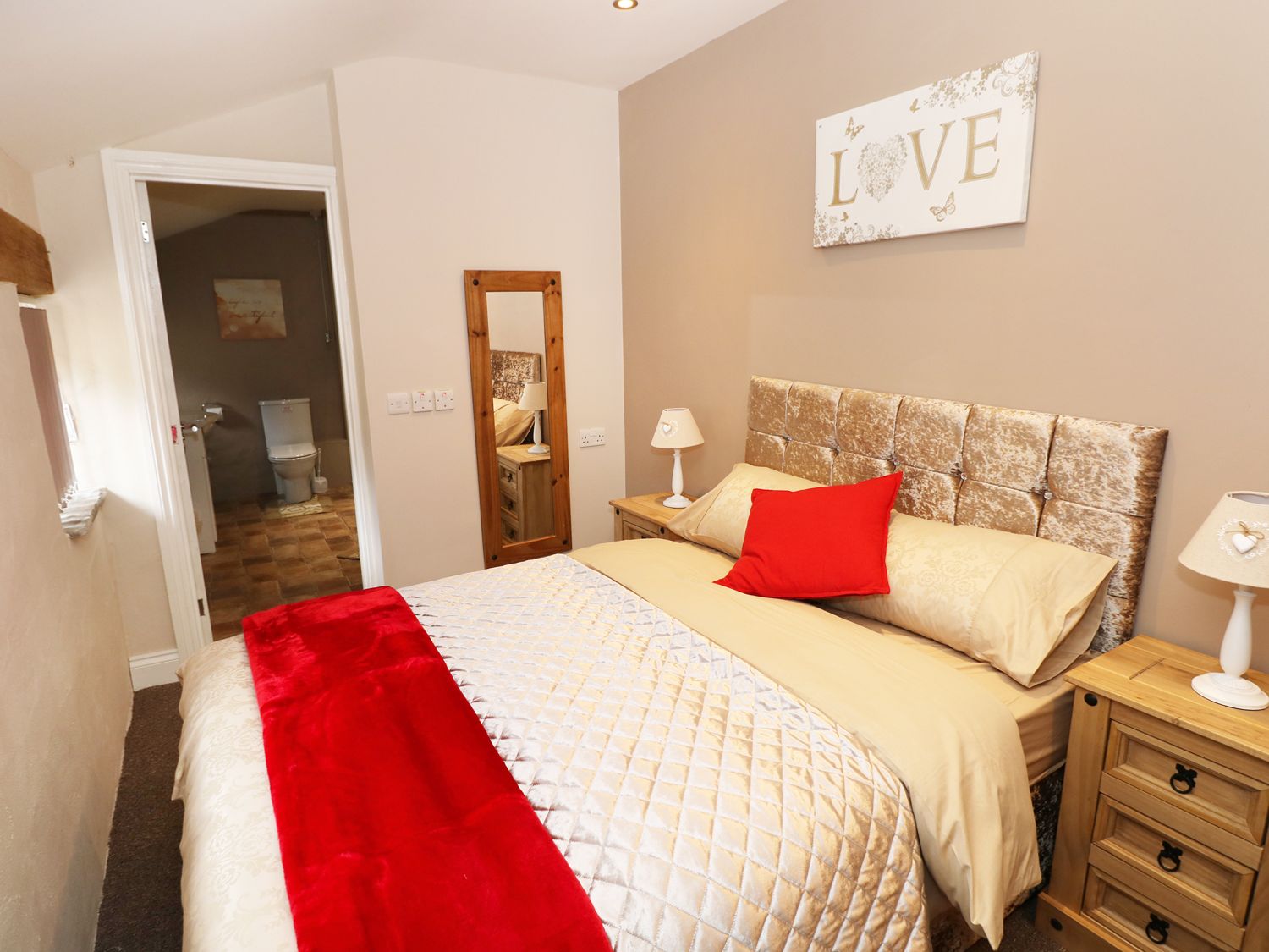 Caner Bach Lodge, Blackmill