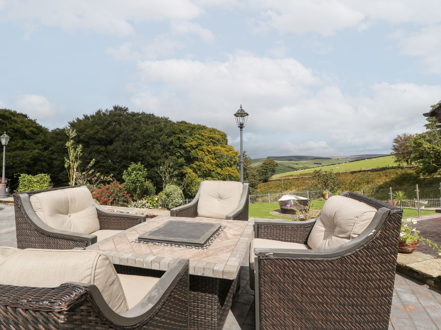 Caner Bach Lodge, Blackmill