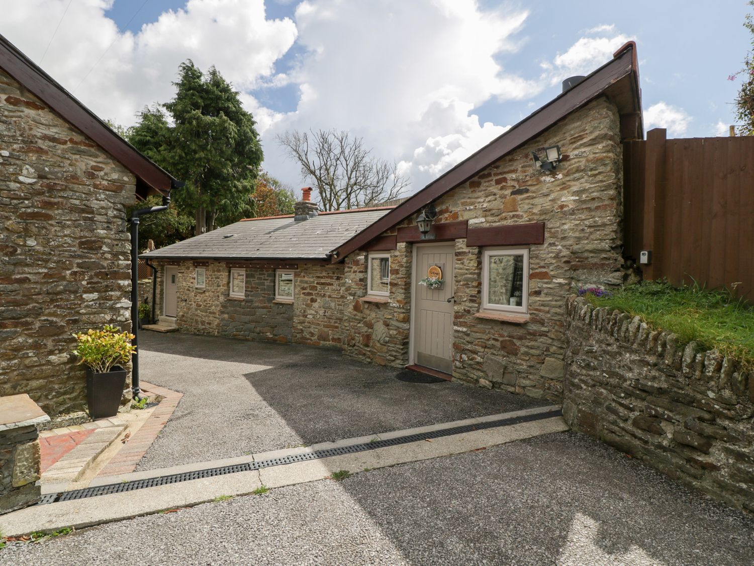 Caner Bach Lodge, Blackmill