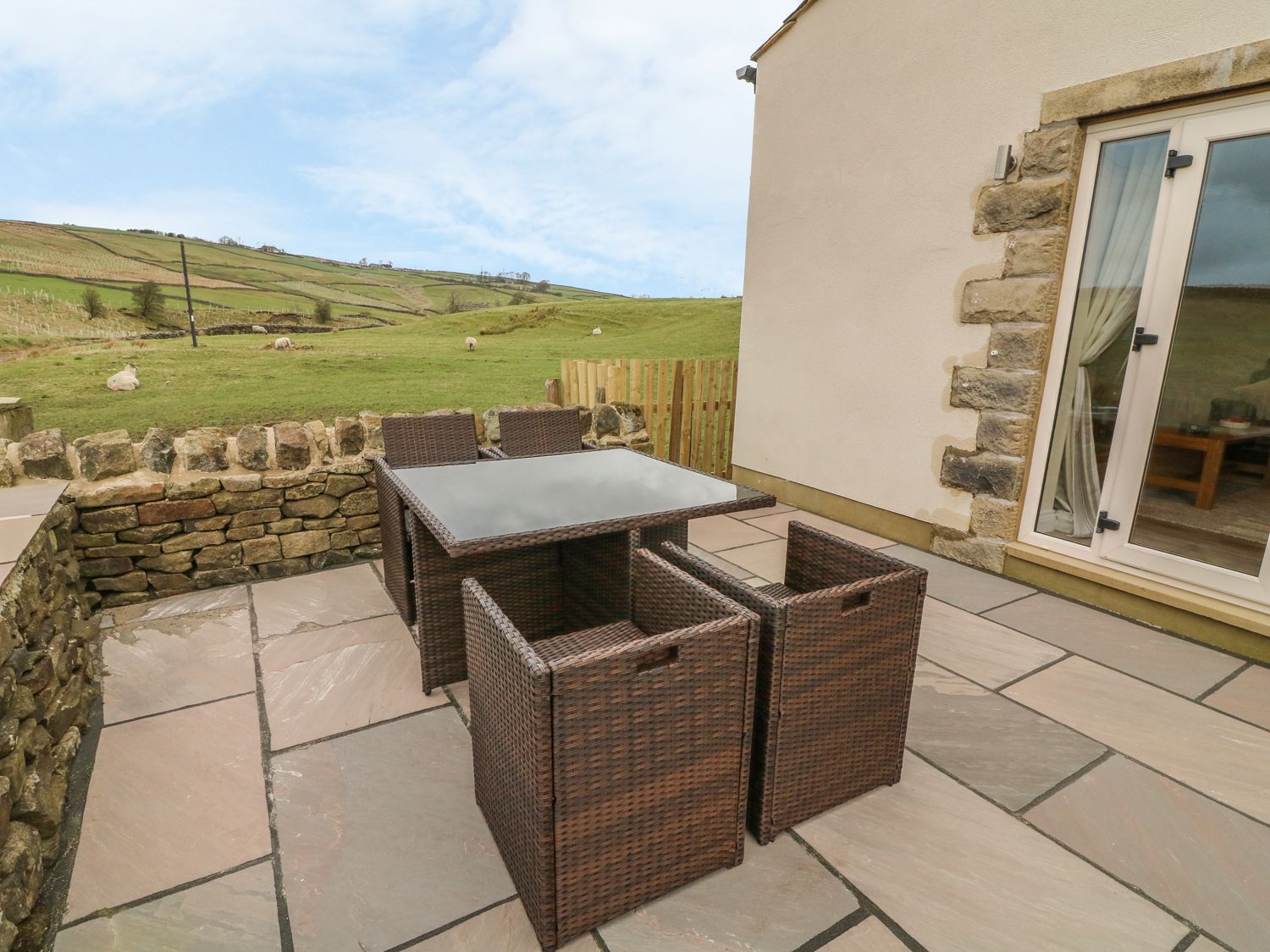 Patio Meadow Cottage near Ickornshaw ( Ref 986493 ) Holiday property rental near Ickornshaw North Yorkshire