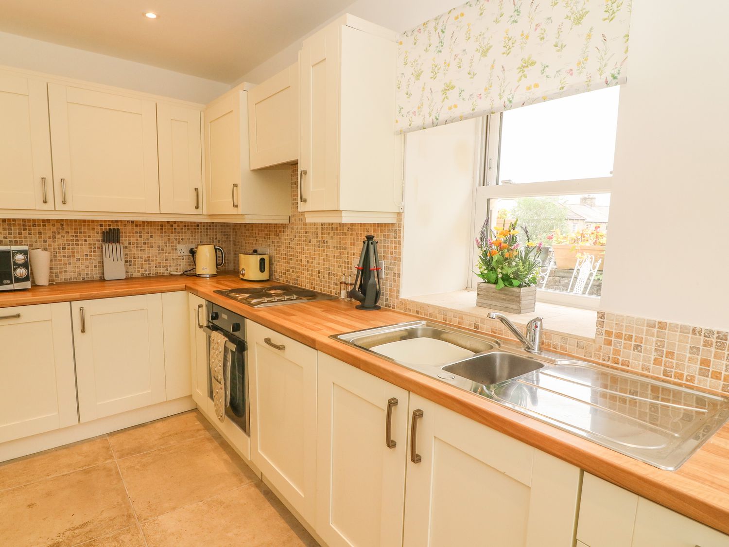 East Stonelea, Leyburn