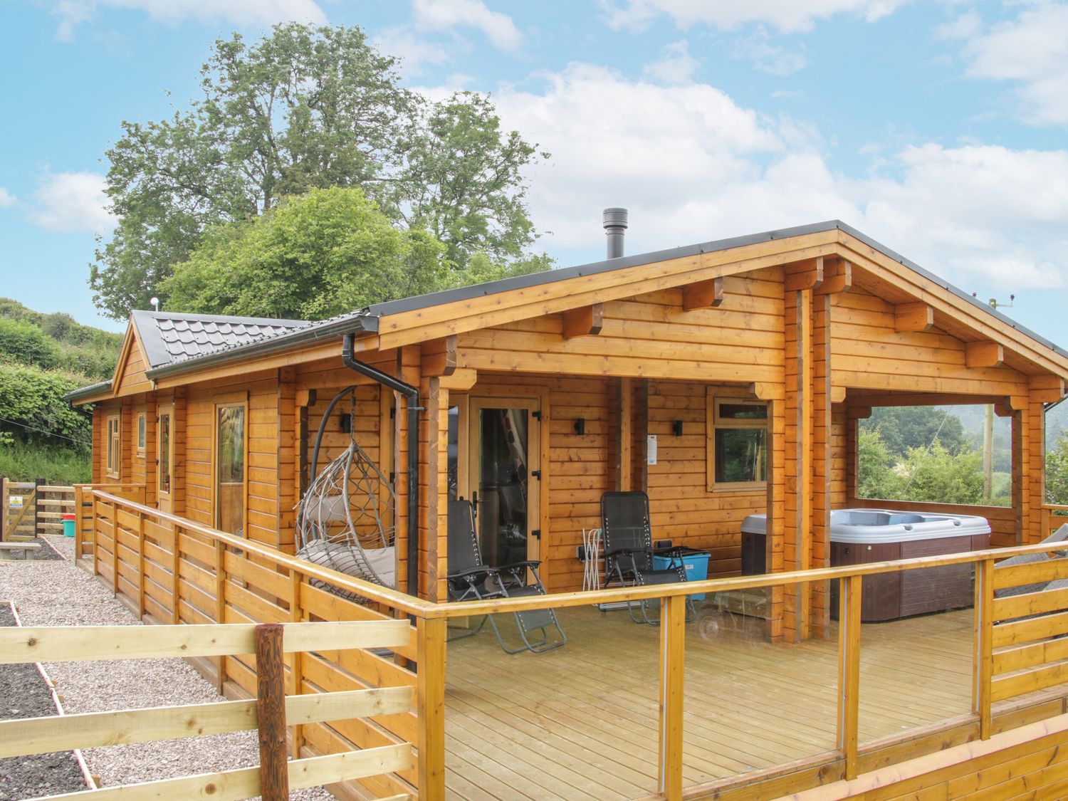 Manor Farm Lodges - Red Kite Lodge, Newtown
