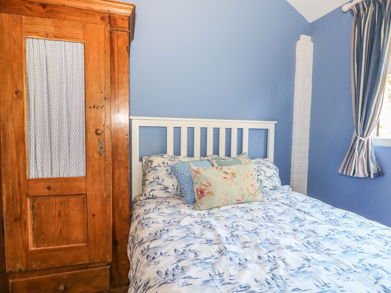 Old Beams Lodge, Burton, Dorset