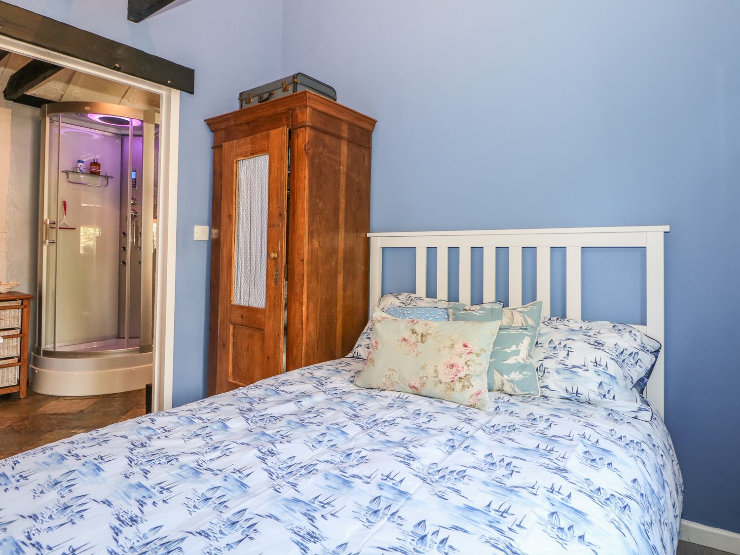 Old Beams Lodge, Burton, Dorset