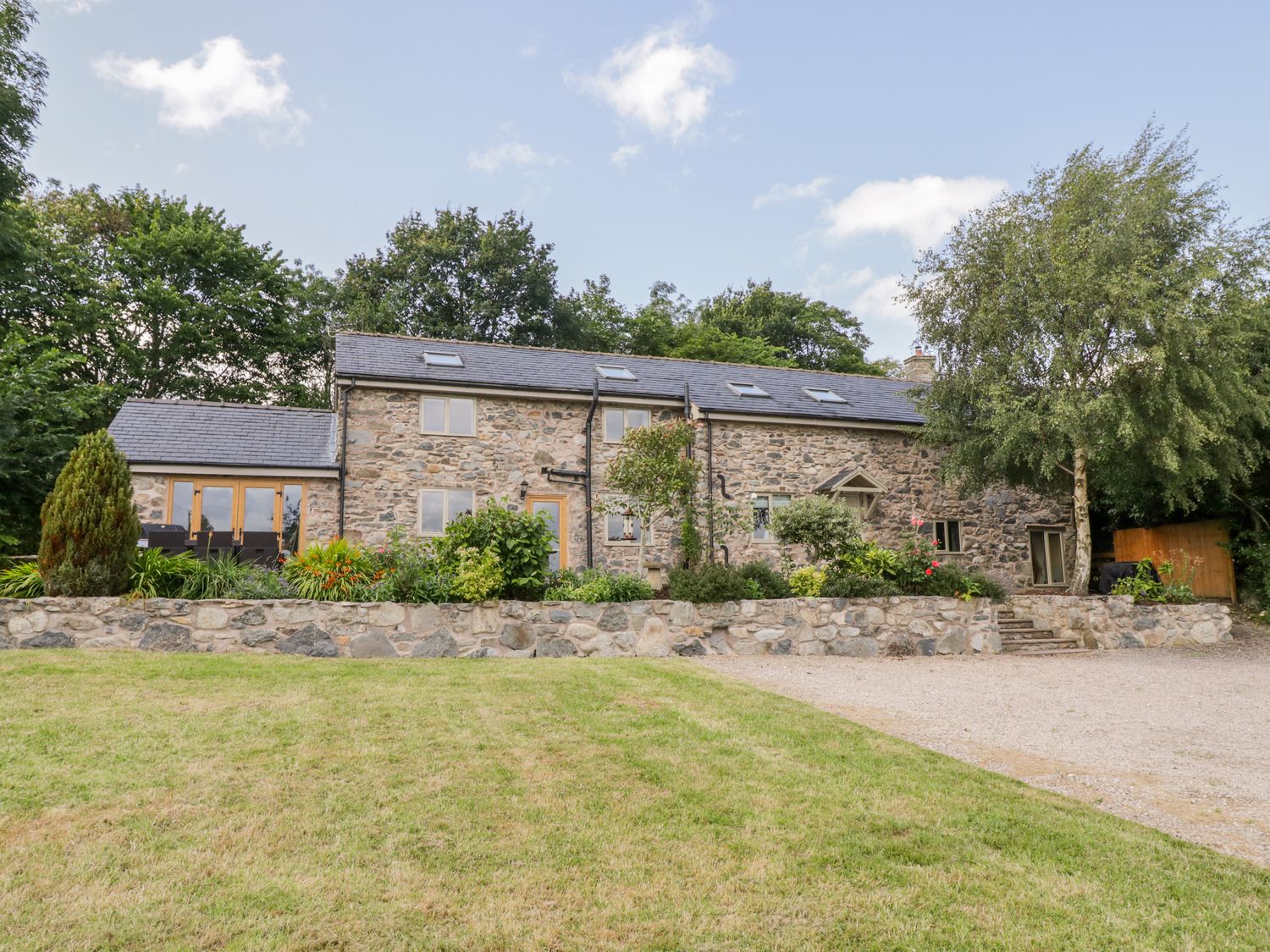 Castell Barn, Llanrhaeadr-Ym-Mochnant - Powys - Wales : Cottages For ...