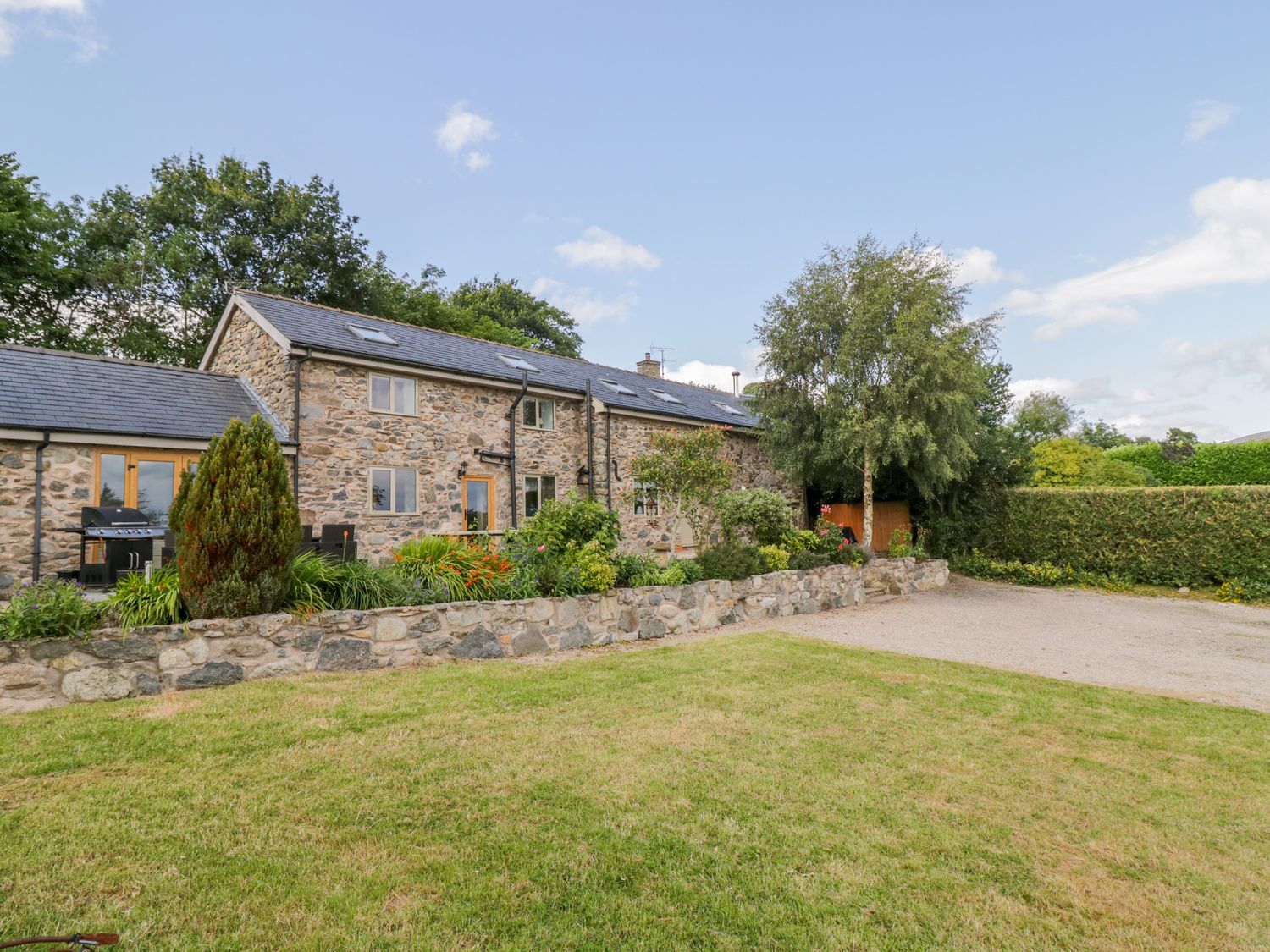 Castell Barn, LlanrhaeadrYmMochnant Powys Wales Cottages For Couples, Find Holiday