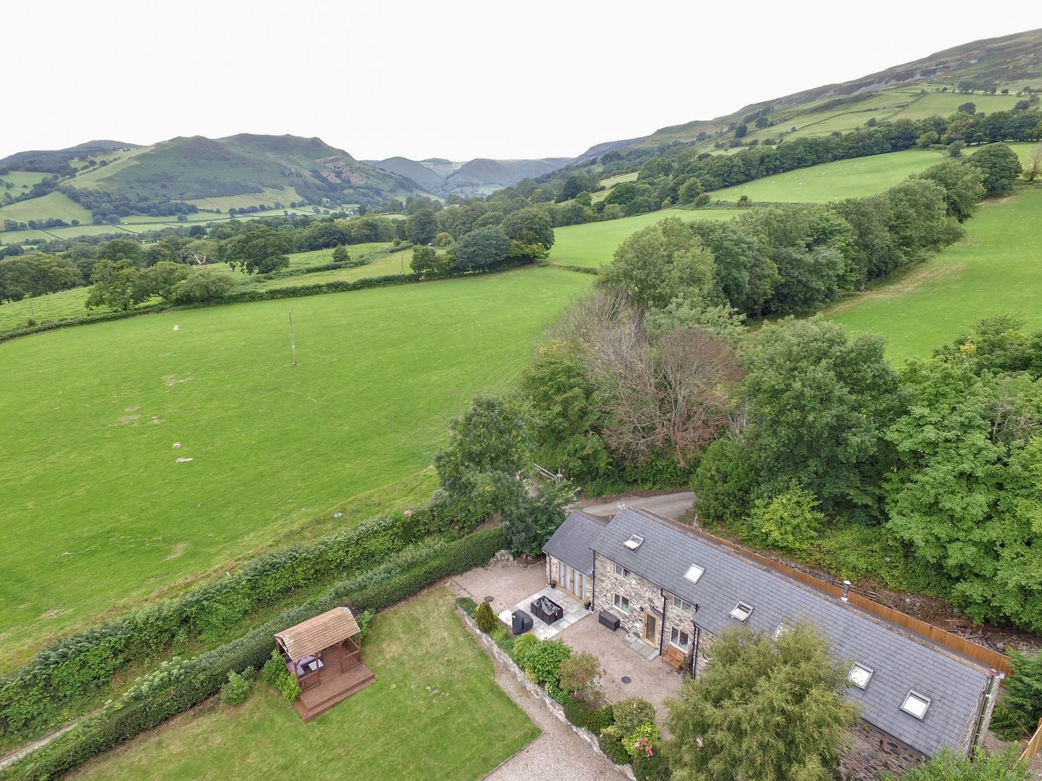 Castell Barn, LlanrhaeadrYmMochnant Powys Wales Cottages For Couples, Find Holiday