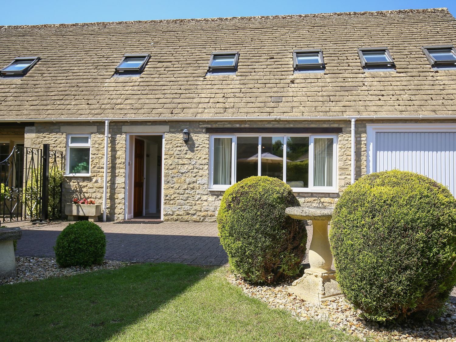 Courtyard Cottage, Gloucestershire