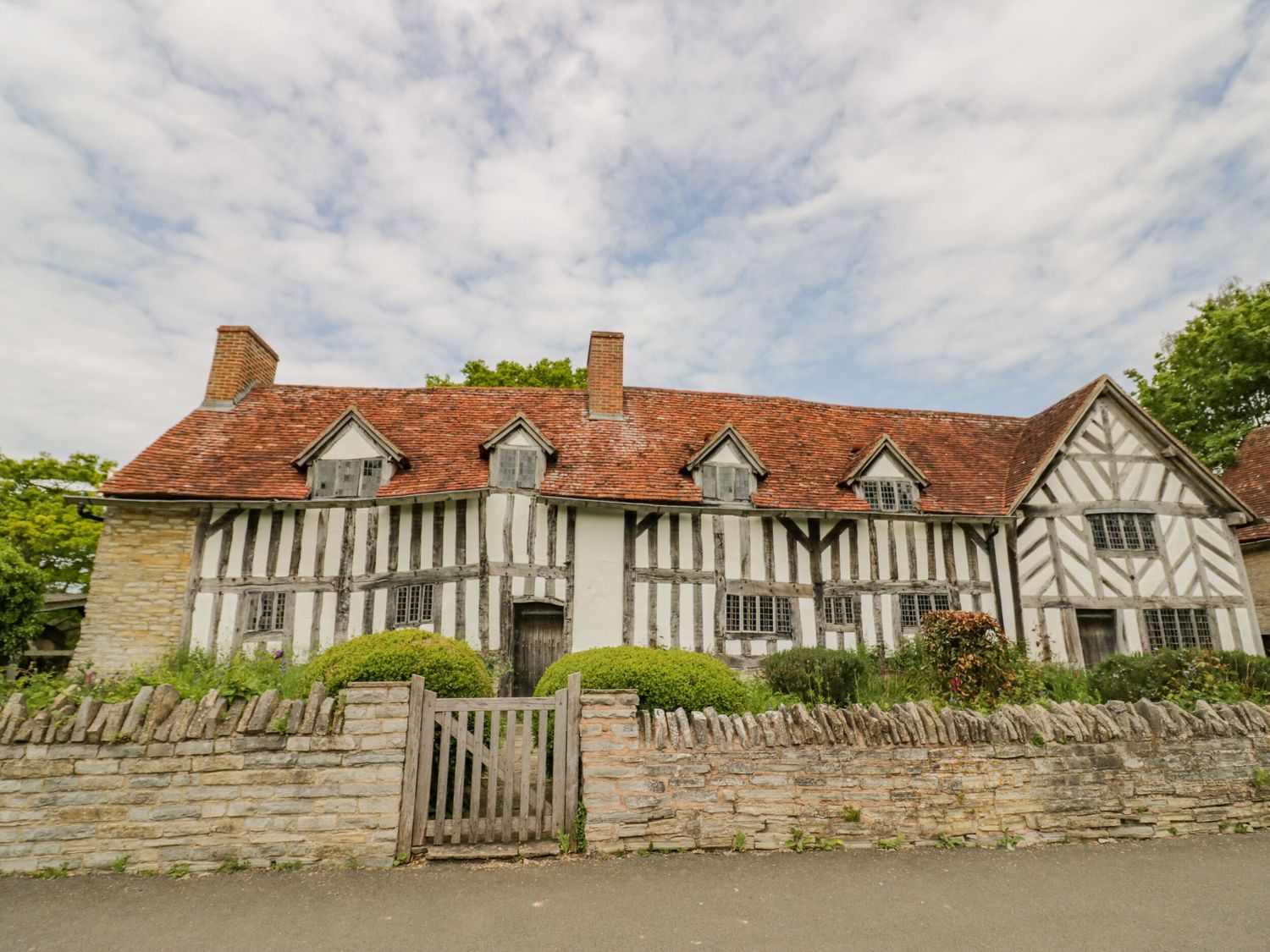 Robbie’s Barn, Warwickshire
