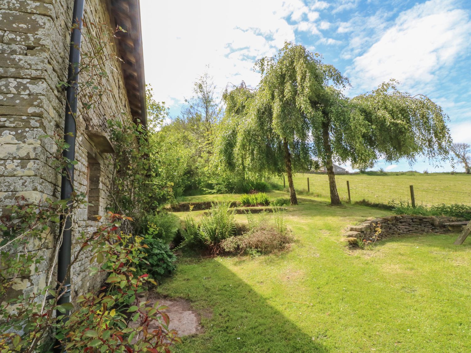 Llangain Farmhouse, Glasbury, Wales Alpha Holiday Lettings