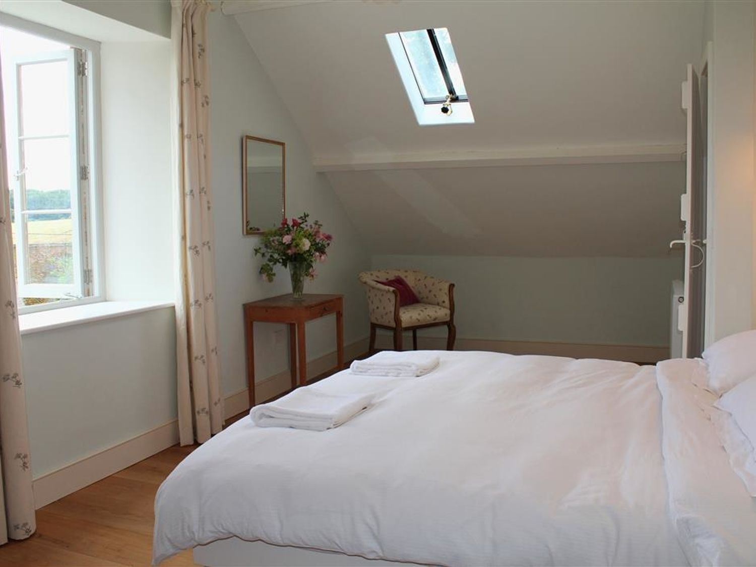 THE CART BARN, Chilmark, Wiltshire