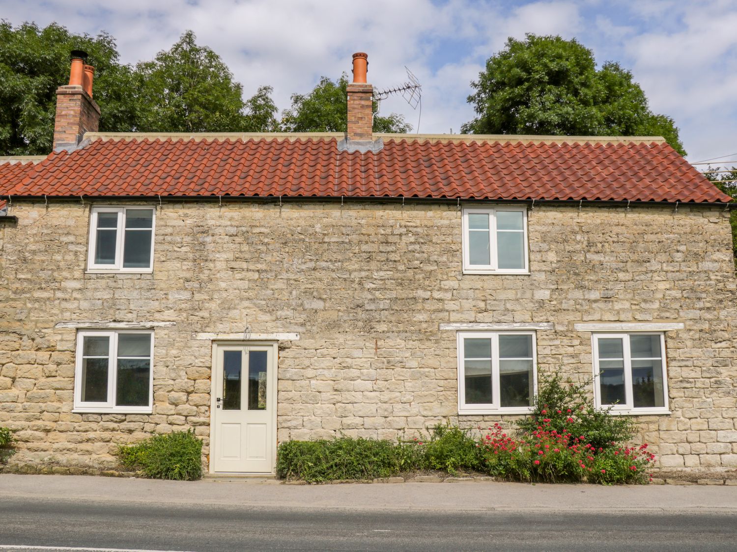 Photo of Hill Top ( Ref 989054 ) Stonegrave holiday cottage near Hovingham - Ryedale self catering accommodation sleeps 6