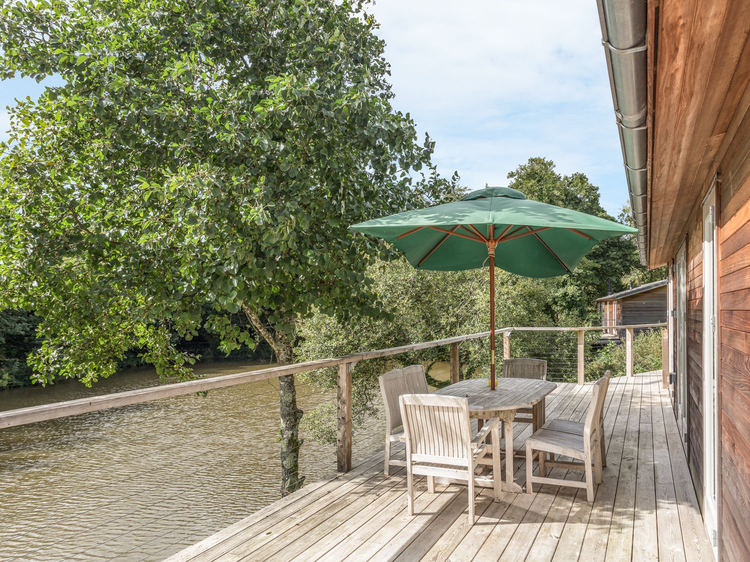 7 Water's Edge Lodge ( Ref 991426 ) Lanreath Holiday Lodge at Stonerush Lakes in Cornwall England