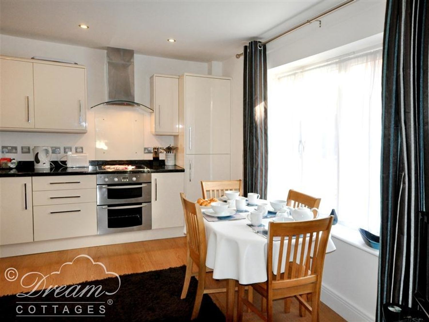 Admiral's Quarter Apartment 5, Weymouth