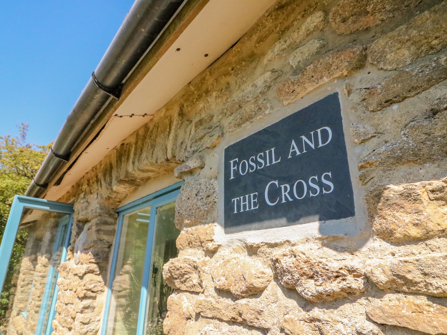 Fossil And The Cross Cottage, Dorset