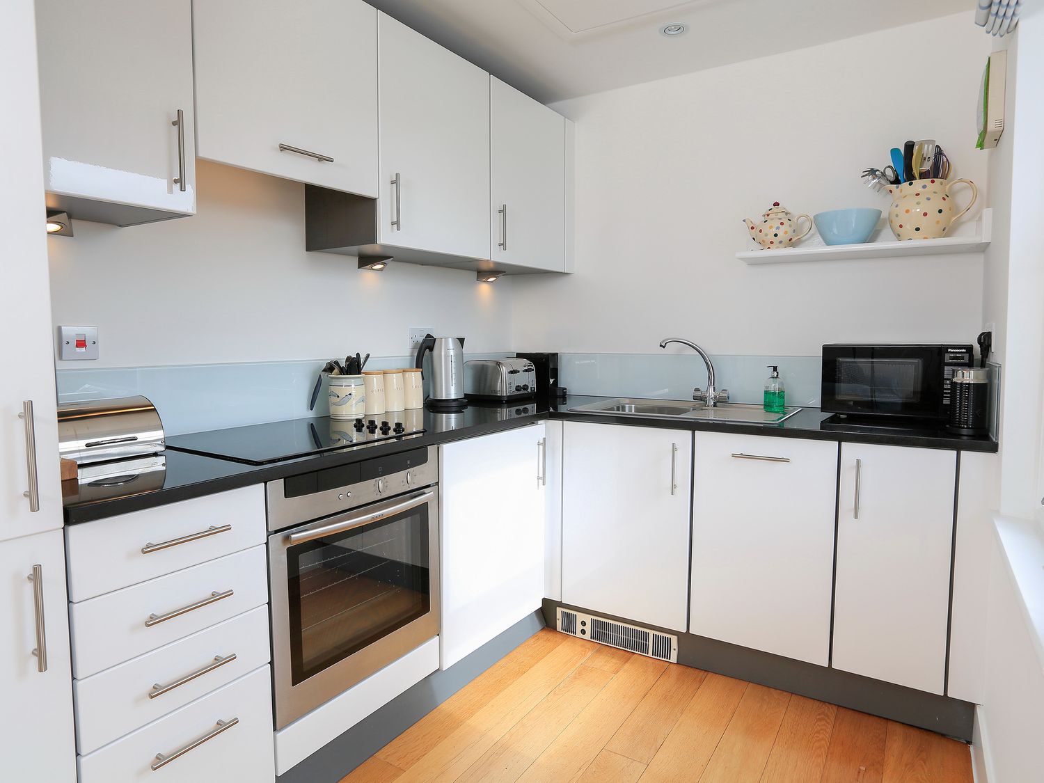 4 Blue View, Devon