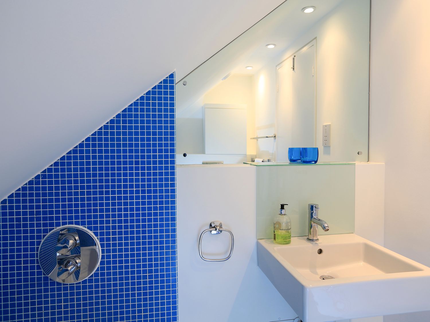 4 Blue View, Devon