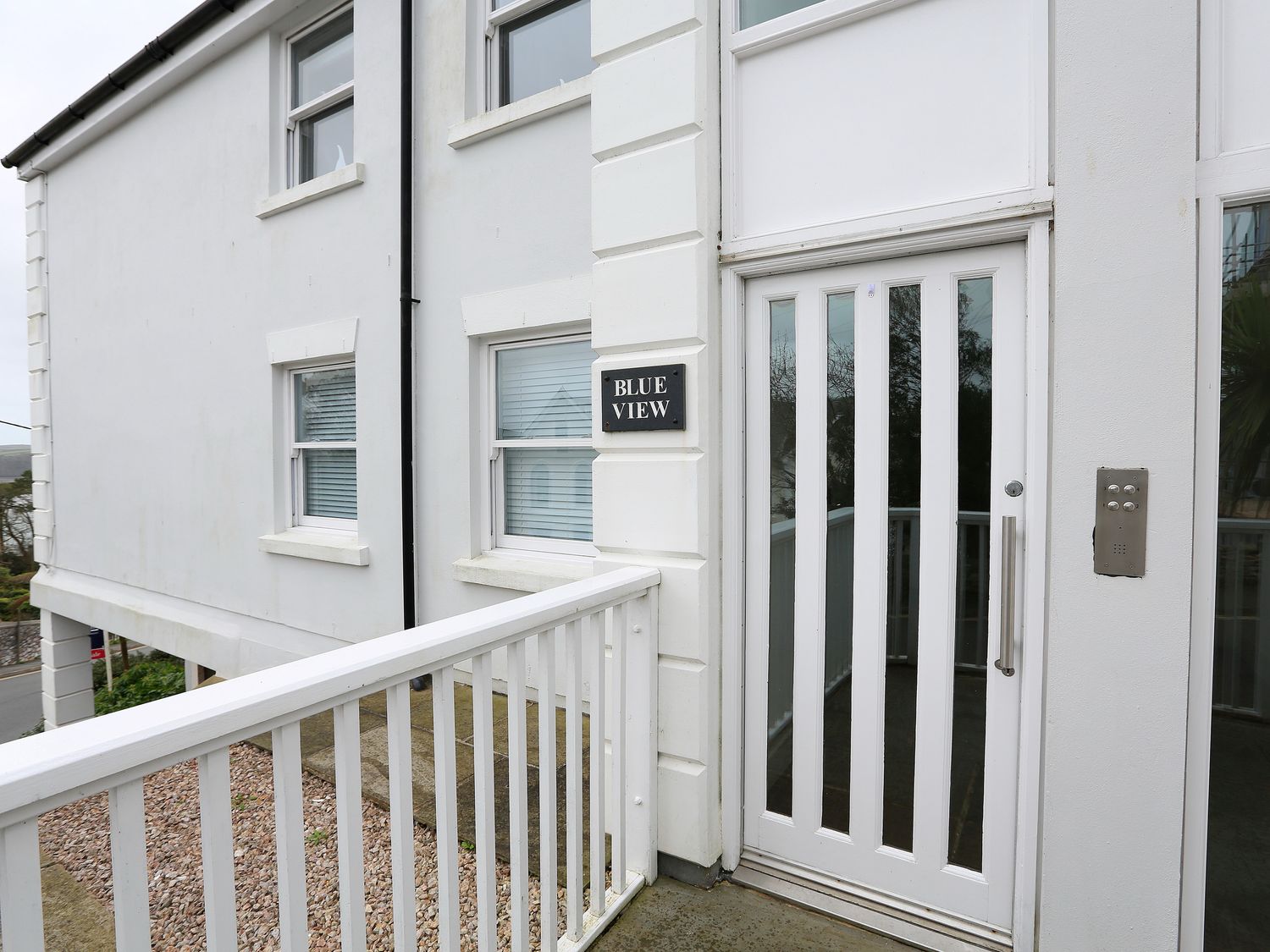 4 Blue View, Devon