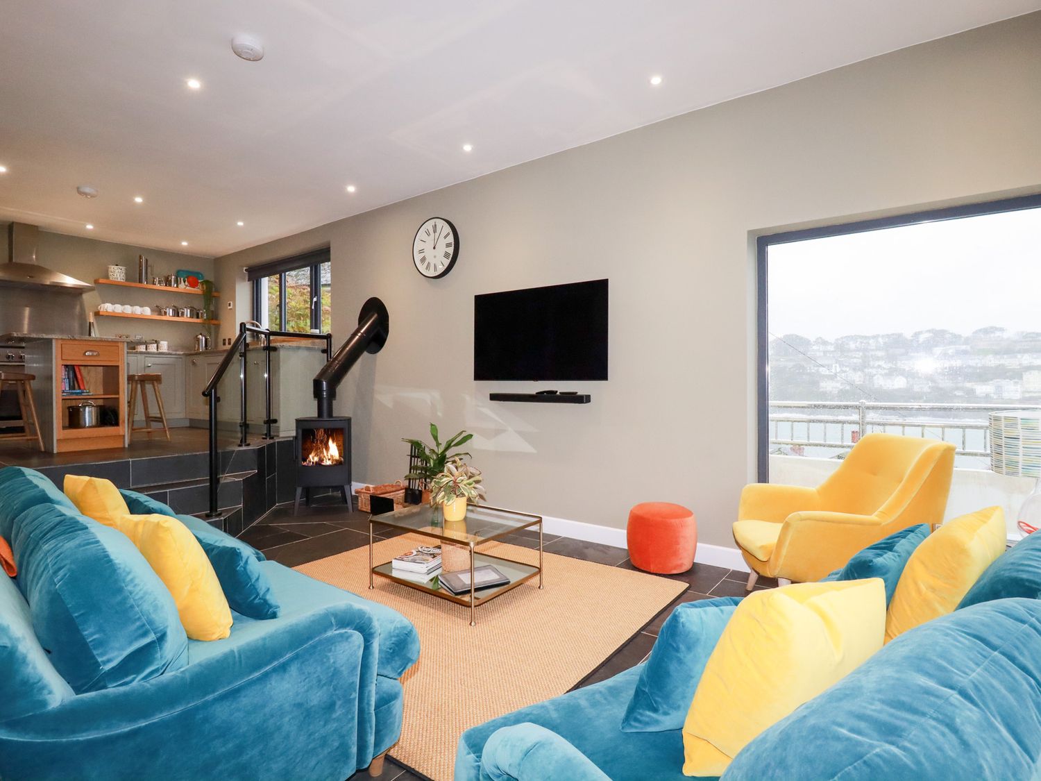 Postcard Lodge, Polruan