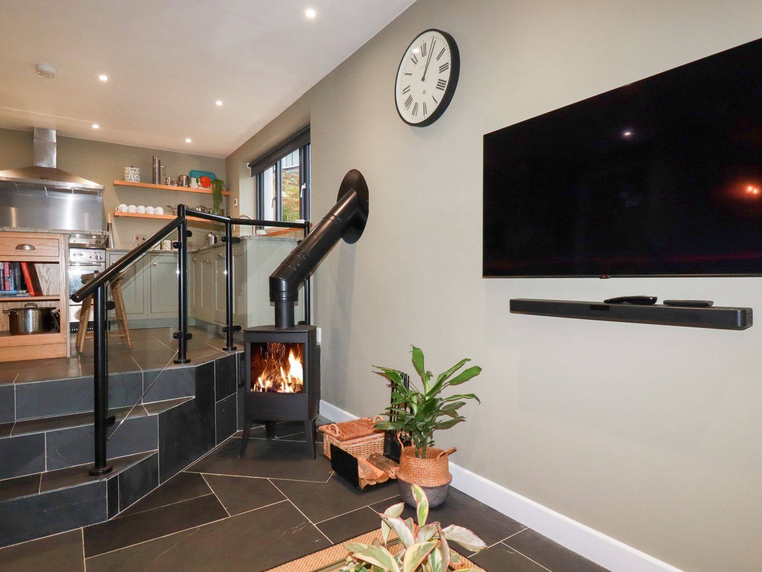 Postcard Lodge, Polruan