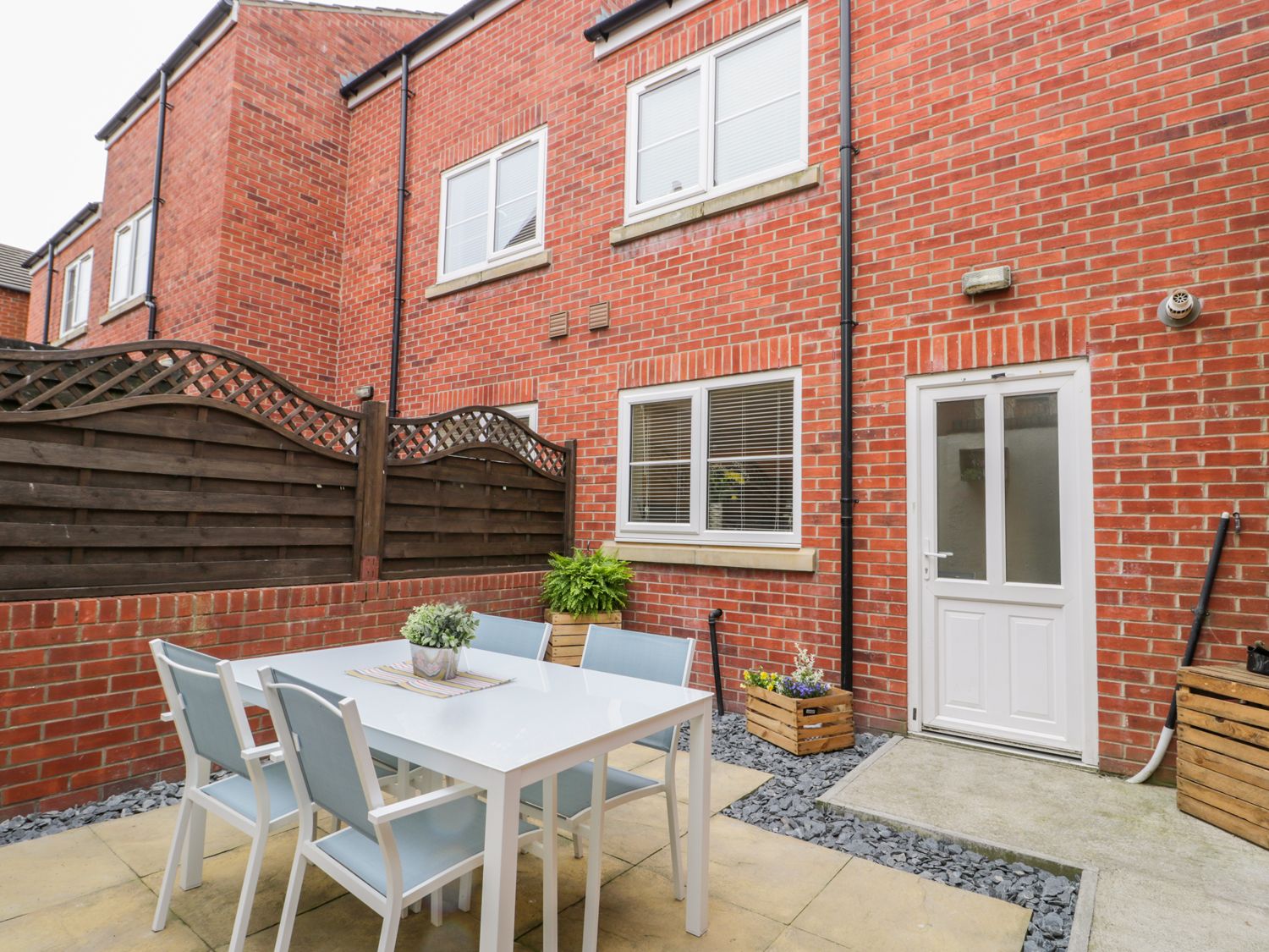 Valiant House Scarborough ( Ref 997871 ) Self catering accommodation in Scarborough North Yorkshire sleeps 7