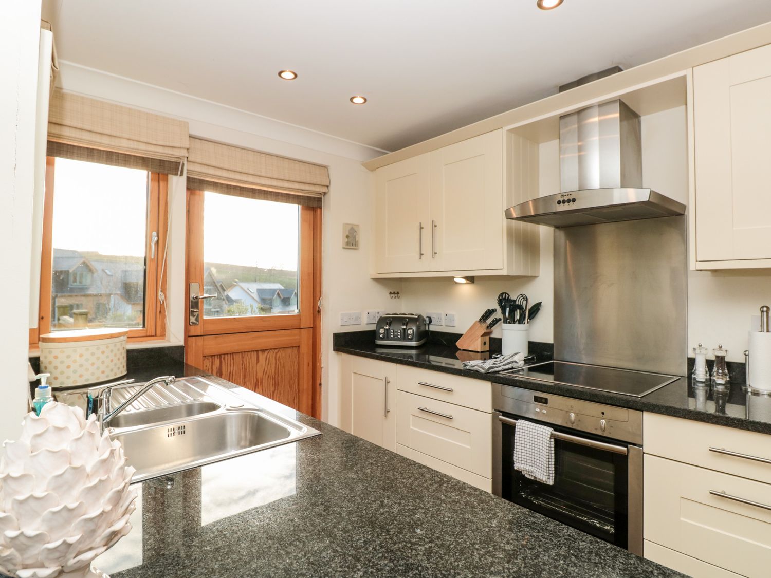 1 Court Cottage, Hillfield Village, Dartmouth