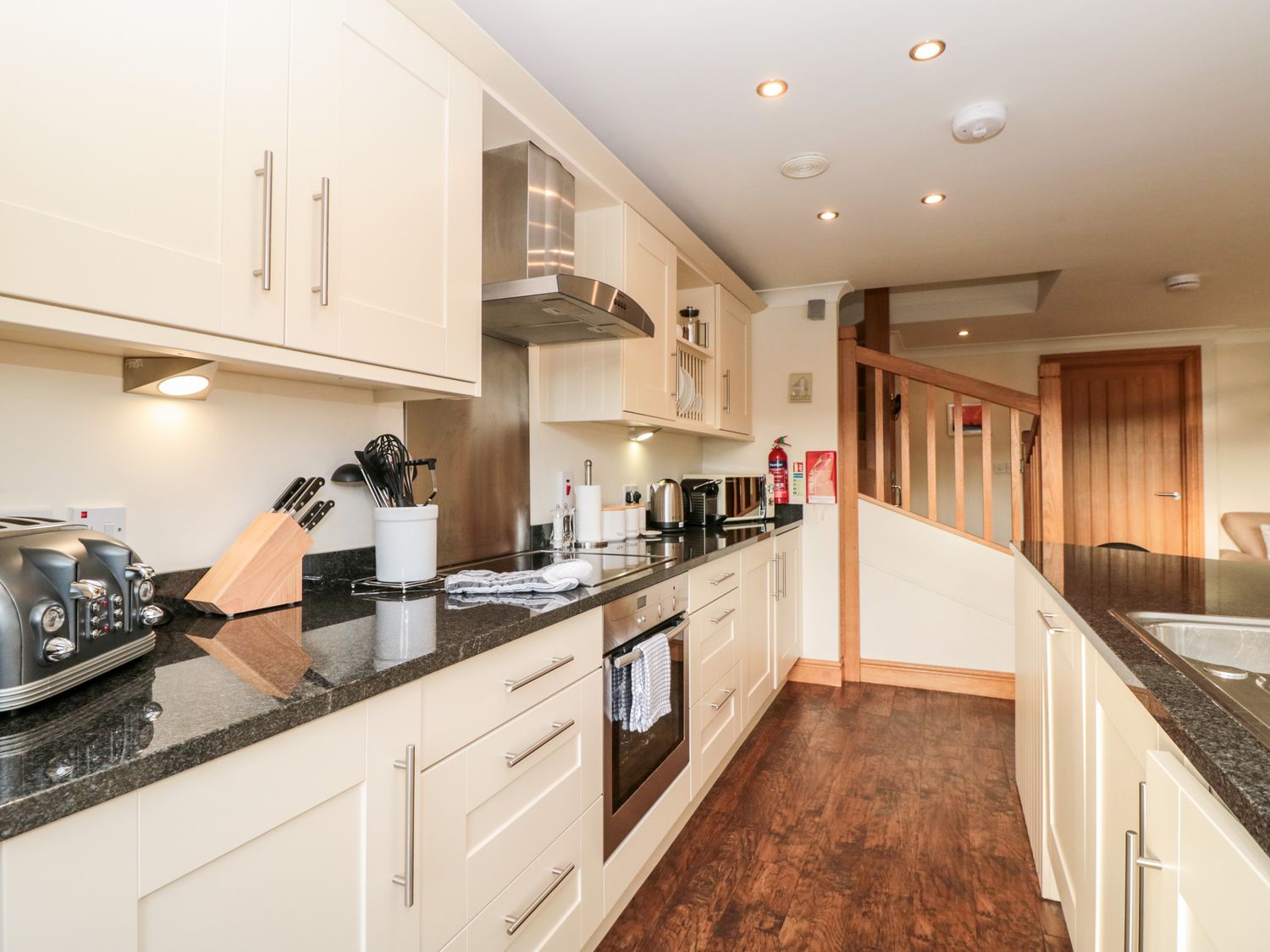 1 Court Cottage, Hillfield Village, Dartmouth