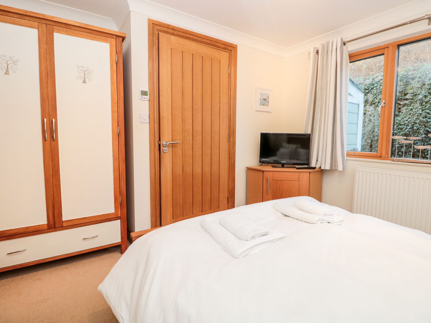 1 Court Cottage, Hillfield Village, Dartmouth