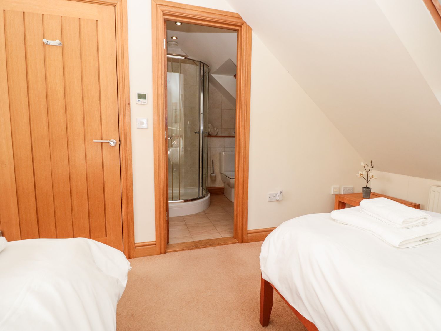 1 Court Cottage, Hillfield Village, Dartmouth