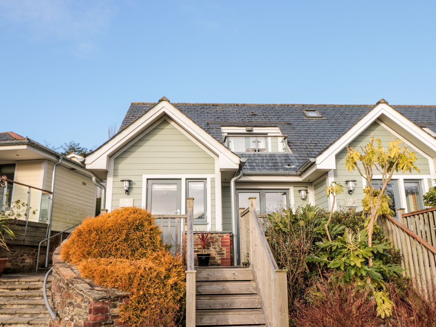 1 Court Cottage, Hillfield Village, Dartmouth