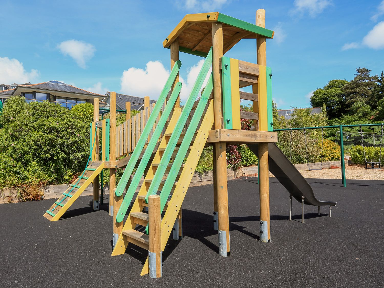 1 Court Cottage, Hillfield Village, Dartmouth