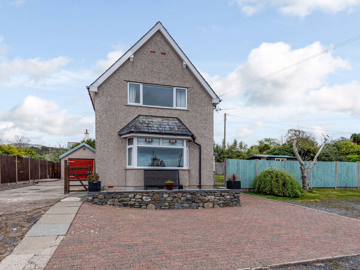Tawelfan, Wales