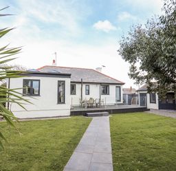 Property photo 2 of 32