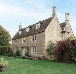 A house with garden and pathway at Reybridge House in Lacock