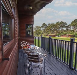 A balcony with table and chairs at Bugle in Saltburn-By-The-Sea