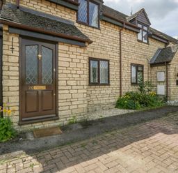 Property photo 2 of 27