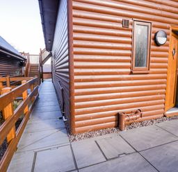 Property photo 2 of 32